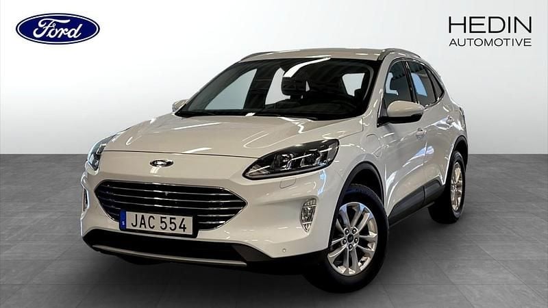 Silver Begagnad 2022 Ford Kuga Titanium SUV | 244 900 kr (Marknadspris) - Bild 1/4