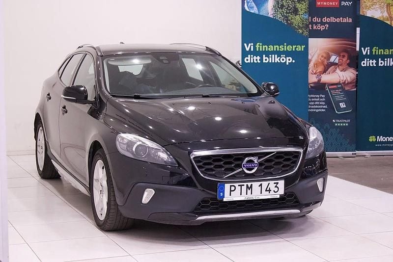 Begagnad Volvo V40 150 HK (110 kW) 2013 Svart Halvkombi