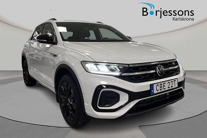 Vit Begagnad 2024 VW T-Roc R-line SUV | 329 000 kr (Lite dyr) - Bild 1/4