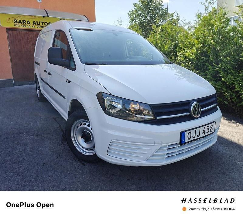Vit Begagnad 2017 VW Caddy Maxi Minibuss | 81 900 kr (Superpris) - Bild 1/4