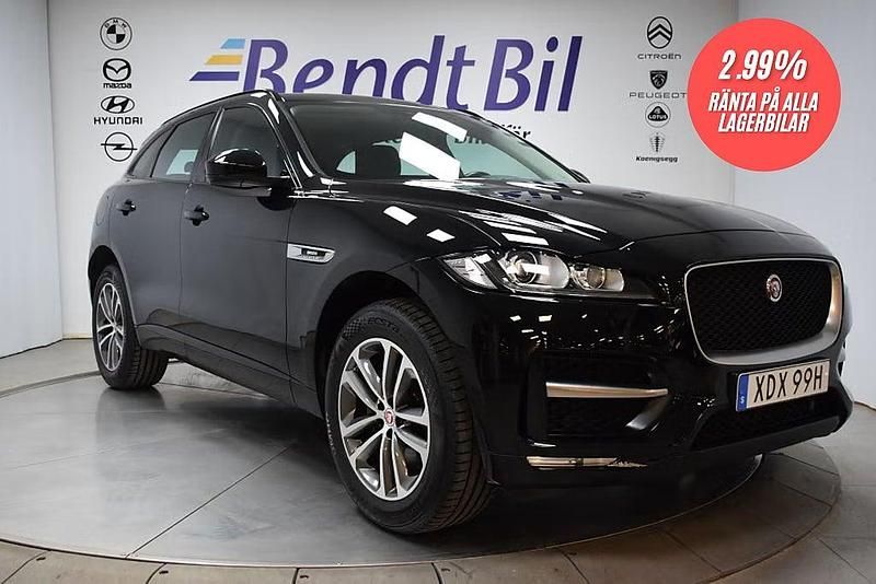 Begagnad Jaguar F-Pace R-Sport 180 HK (132 kW) 2019 Narviksvart metallic SUV
