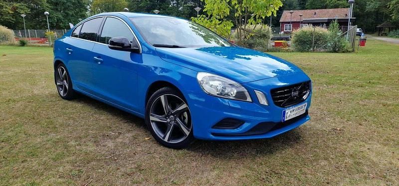 Begagnad Volvo S60 R-Design 241 HK (177 kW) 2013 Blå Sedan