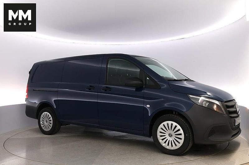Begagnad Mercedes Vito 163 HK (119 kW) 2025 Blå Van