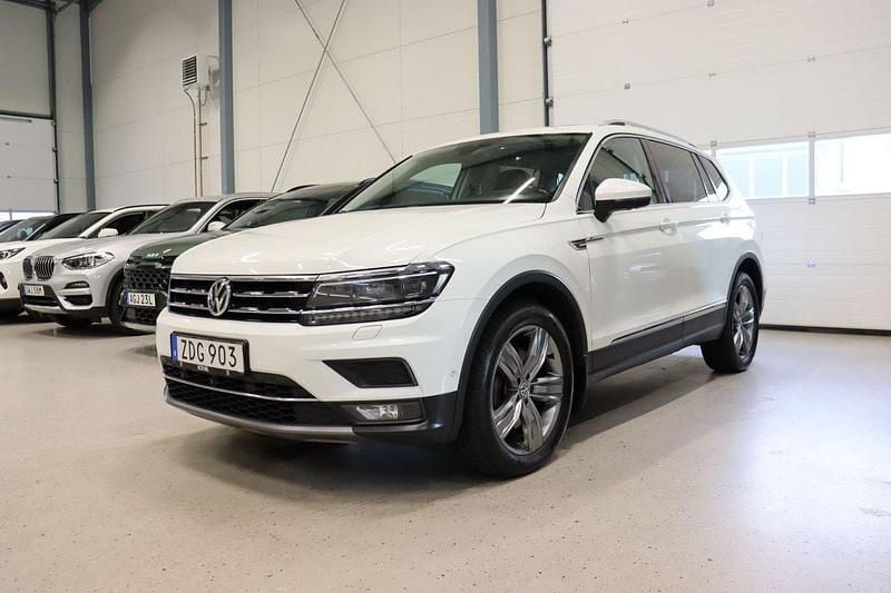 Vit Begagnad 2017 VW Tiguan Allspace SE SUV | 274 900 kr (Lite dyr) - Bild 1/4