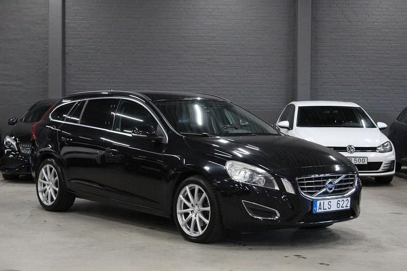 Svart Begagnad 2013 Volvo V60 Momentum Kombi | 119 900 kr (Bra pris) - Bild 1/4