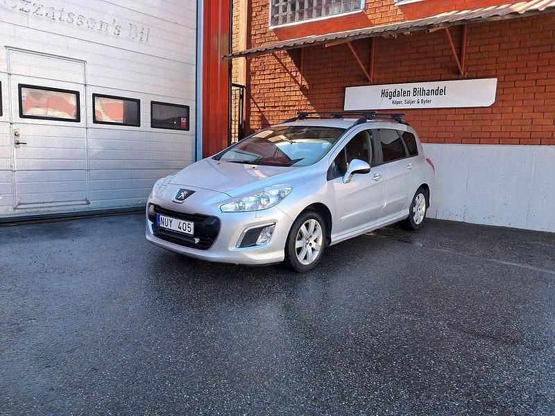 Ljusgrå Begagnad 2012 Peugeot 308 Kombi | 39 700 kr (Marknadspris) - Bild 1/4