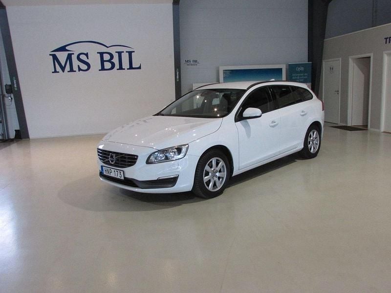 Vit Begagnad 2013 Volvo V60 Kombi | 135 900 kr (Marknadspris) - Bild 1/4