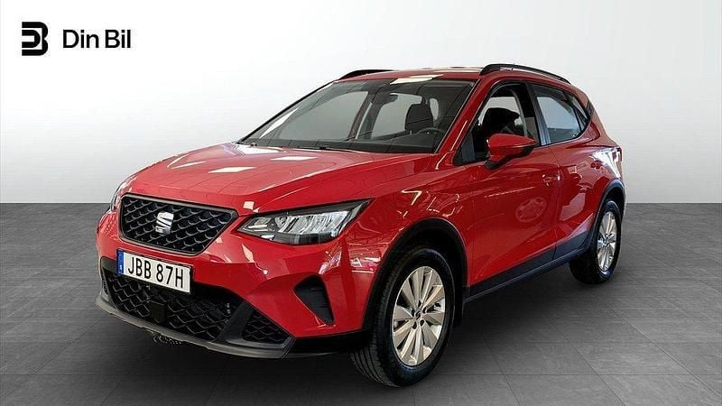 Röd (pure red) Begagnad 2024 Seat Arona Style SUV | 219 900 kr (Marknadspris) - Bild 1/4