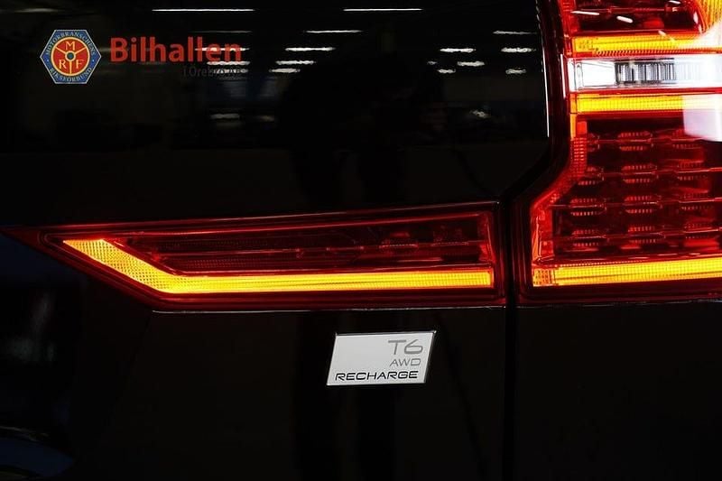 Begagnad Volvo XC60 Core 350 HK (257 kW) 2023 Svart SUV