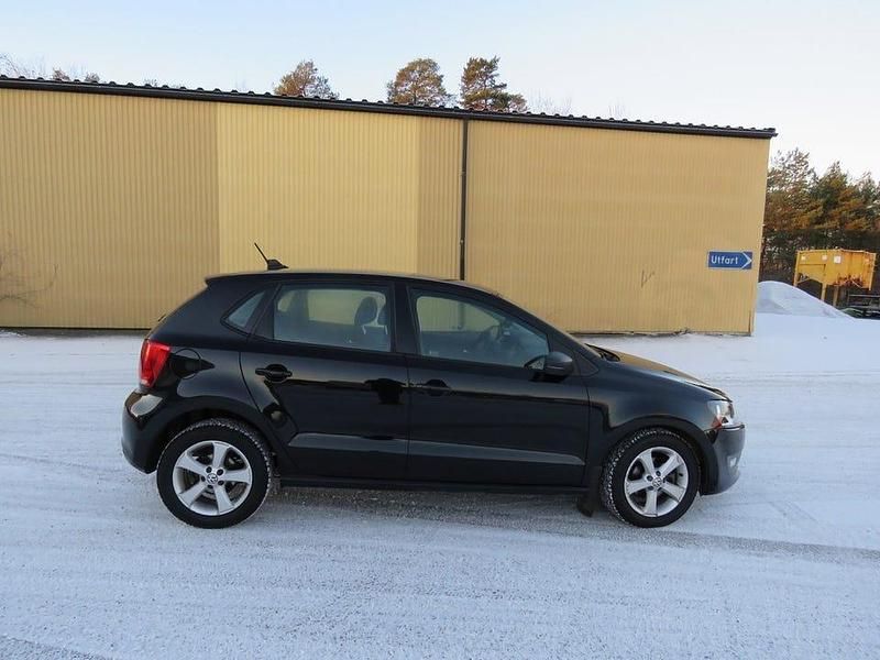 Begagnad VW Polo 86 HK (63 kW) 2010 Svart Halvkombi