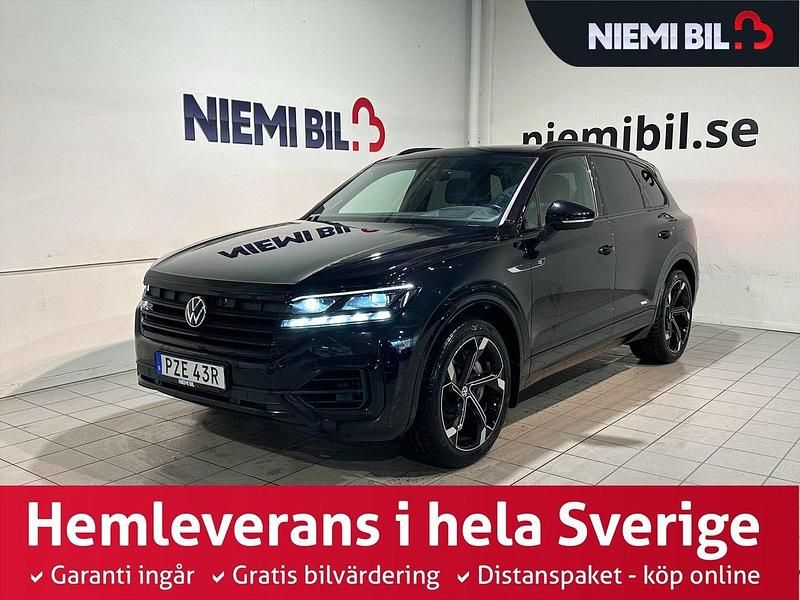 Svart Begagnad 2021 VW Touareg R SUV | 559 900 kr (Marknadspris) - Bild 1/3