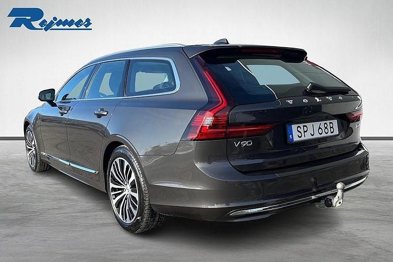 Begagnad Volvo V90 Core 253 HK (186 kW) 2024 Grå Kombi
