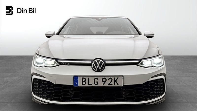 Begagnad VW Golf VIII GTE 150 HK (110 kW) 2023 Vit Halvkombi