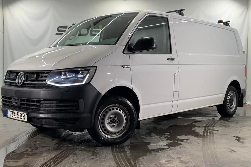Vit Begagnad 2019 VW Transporter Van | 169 900 kr (Superpris) - Bild 1/4