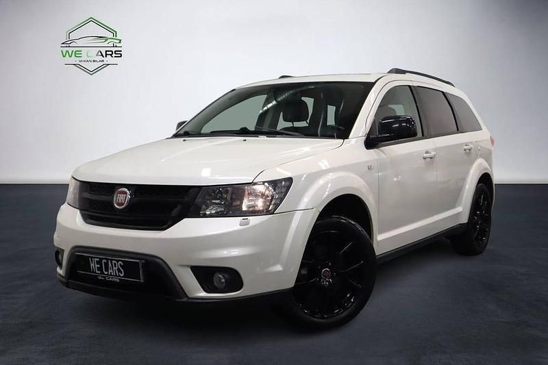 Vit Begagnad 2015 Fiat Freemont Black Code SUV | 114 900 kr (Marknadspris) - Bild 1/4