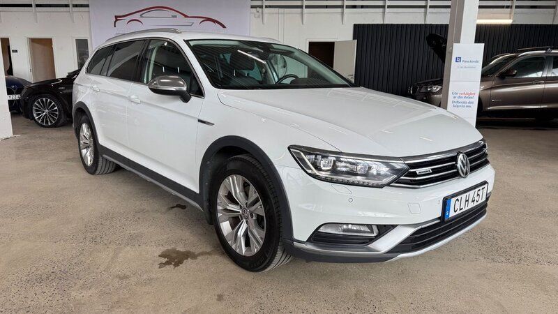 Vit Begagnad 2019 VW Passat Alltrack Executive Kombi | 199 900 kr (Bra pris) - Bild 1/4