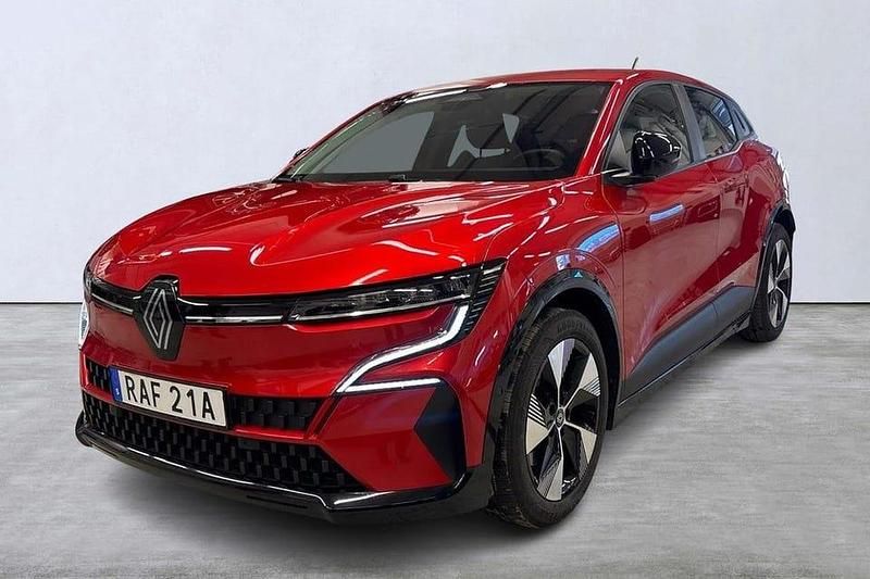 Röd Begagnad 2023 Renault Mégane IV Equilibre | 245 000 kr (Marknadspris) - Bild 1/4