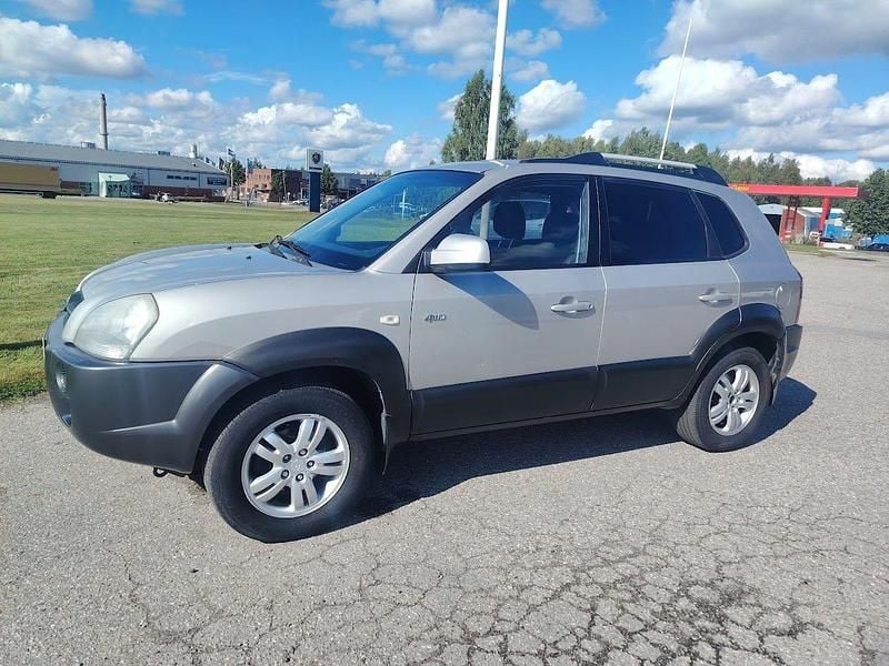 Silver Begagnad 2007 Hyundai Tucson SUV | 26 500 kr (Marknadspris) - Bild 1/4