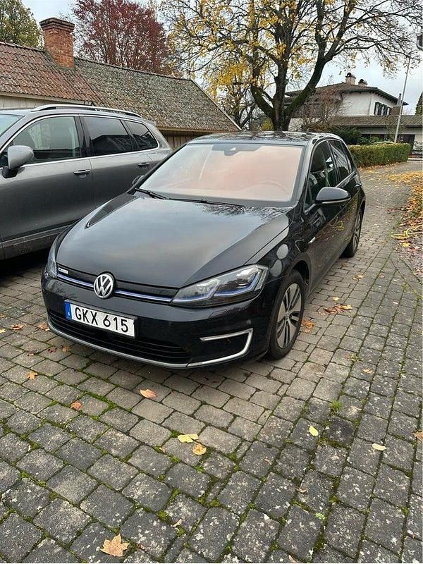 Begagnad 2018 VW e-Golf Halvkombi | 140 000 kr (Marknadspris) - Bild 1/3