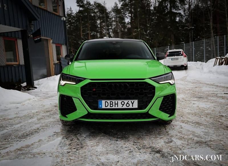 Begagnad Audi RS Q3 Sportback Black Edition 400 HK (294 kW) 2020 Grön SUV