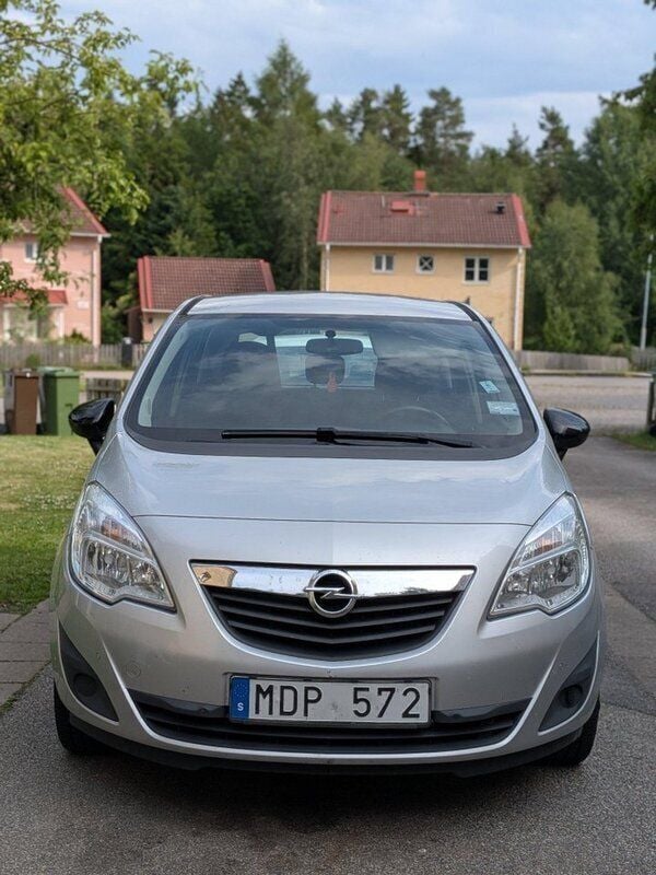 Grå Begagnad 2012 Opel Meriva Enjoy Minibuss | 53 000 kr (Superpris) - Bild 1/4