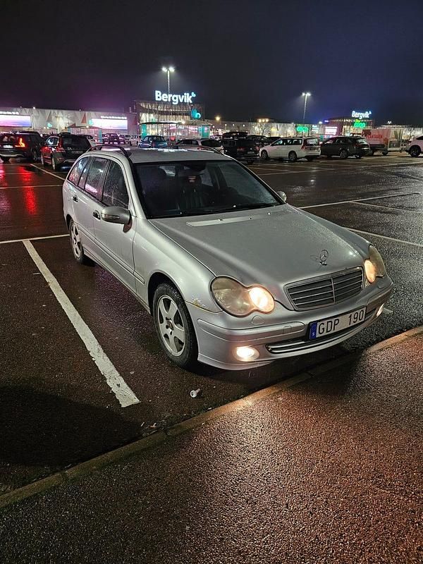 Begagnad 2007 Mercedes C180 Kombi | 28 000 kr (Bra pris) - Bild 1/4