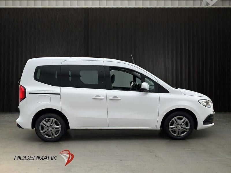 Begagnad Mercedes T180 Style 131 HK (96 kW) 2023 Vit Minibuss