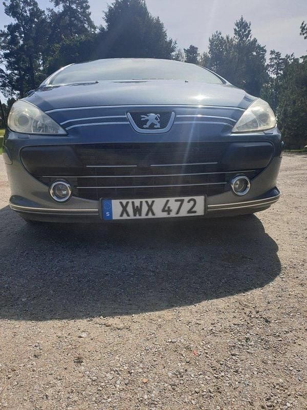 Grå Begagnad 2006 Peugeot 307 CC Cab | 49 000 kr (Dyr) - Bild 1/4