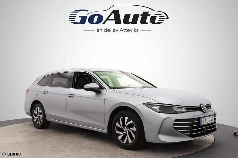 Silver Begagnad 2024 VW Passat Kombi | 338 500 kr (Marknadspris) - Bild 1/1