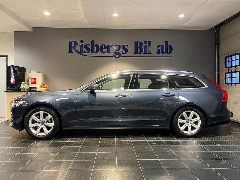 Blå Begagnad 2018 Volvo V90 Kombi | 263 900 kr (Superpris) - Bild 1/4