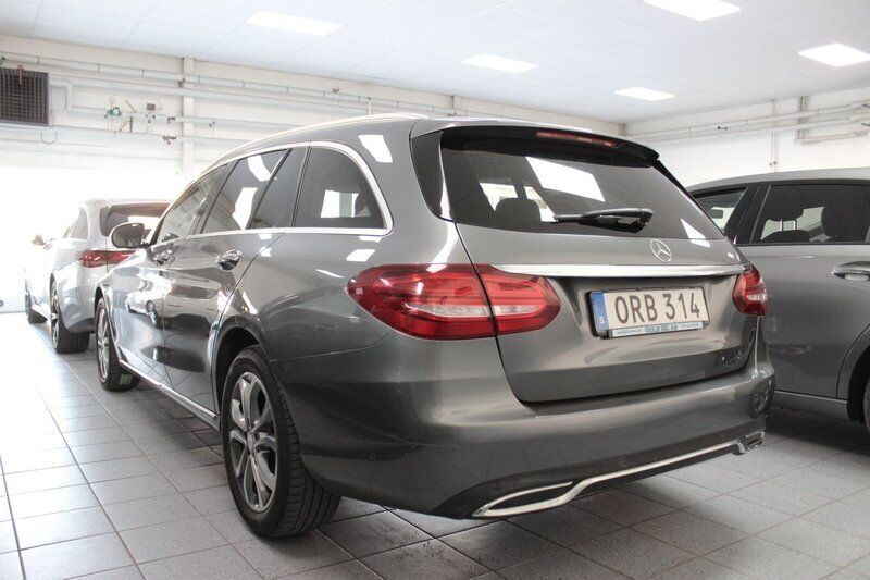 Begagnad Mercedes C220 Avantgarde 170 HK (125 kW) 2016 Grå Kombi