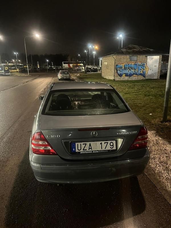 Begagnad Mercedes C180 143 HK (105 kW) 2005