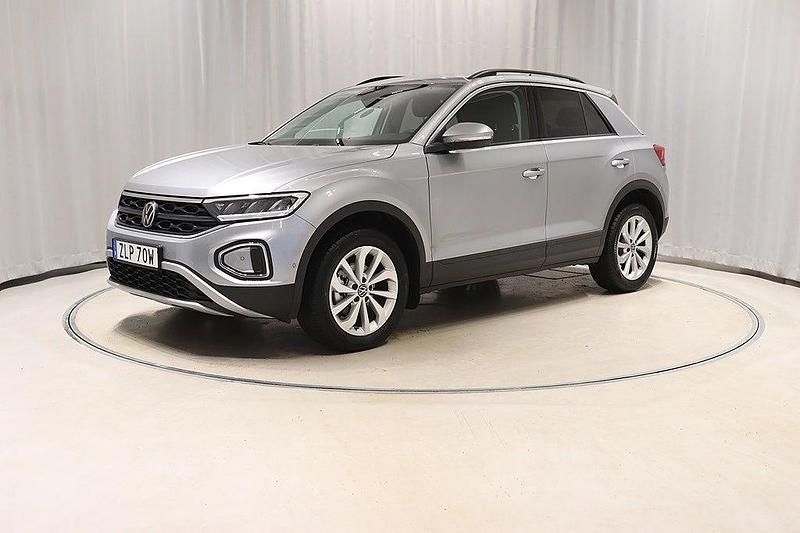 Silver Begagnad 2025 VW T-Roc Life SUV | 314 900 kr (Dyr) - Bild 1/4