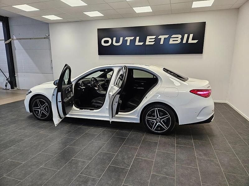 Begagnad Mercedes C300e AMG 313 HK (230 kW) 2023 Vit Sedan