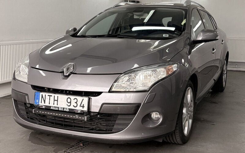 Grå Begagnad 2011 Renault Mégane GrandTour Kombi | 49 900 kr (Bra pris) - Bild 1/4