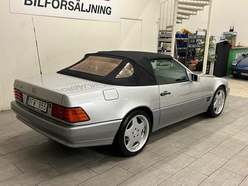 Begagnad Mercedes SL320 231 HK (169 kW) 1993 Silver Cab