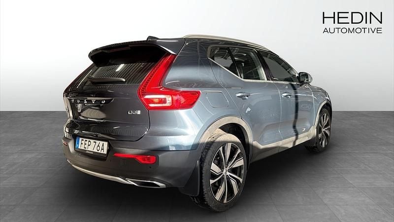 Begagnad Volvo XC40 Inscription 150 HK (110 kW) 2019 Blå SUV