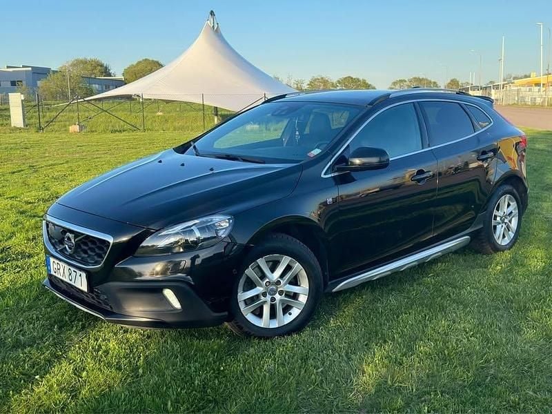 Svart Begagnad 2016 Volvo V40 CC Ocean Race Kombi | 120 000 kr (Superpris) - Bild 1/4