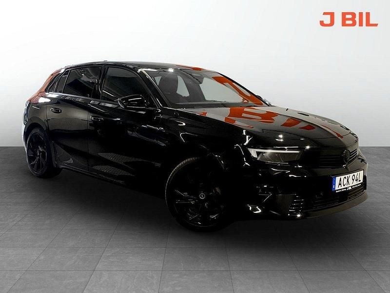 Svart Begagnad 2022 Opel Astra GS Line Halvkombi | 259 900 kr (Dyr) - Bild 1/4