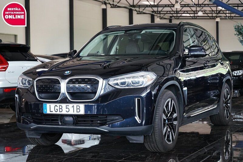 Svart Begagnad 2021 BMW iX3 SUV | 369 500 kr (Superpris) - Bild 1/4
