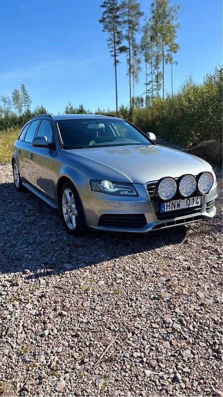 Grå Begagnad 2009 Audi A4 Kombi | 45 000 kr (Marknadspris) - Bild 1/4
