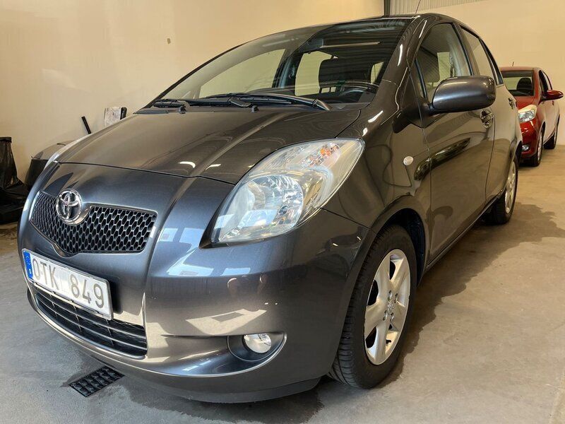 Blå Begagnad 2008 Toyota Yaris Halvkombi | 84 800 kr (Lite dyr) - Bild 1/1