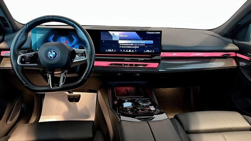 Begagnad BMW 550 M Sport 490 HK (360 kW) 2024 Svart Sedan