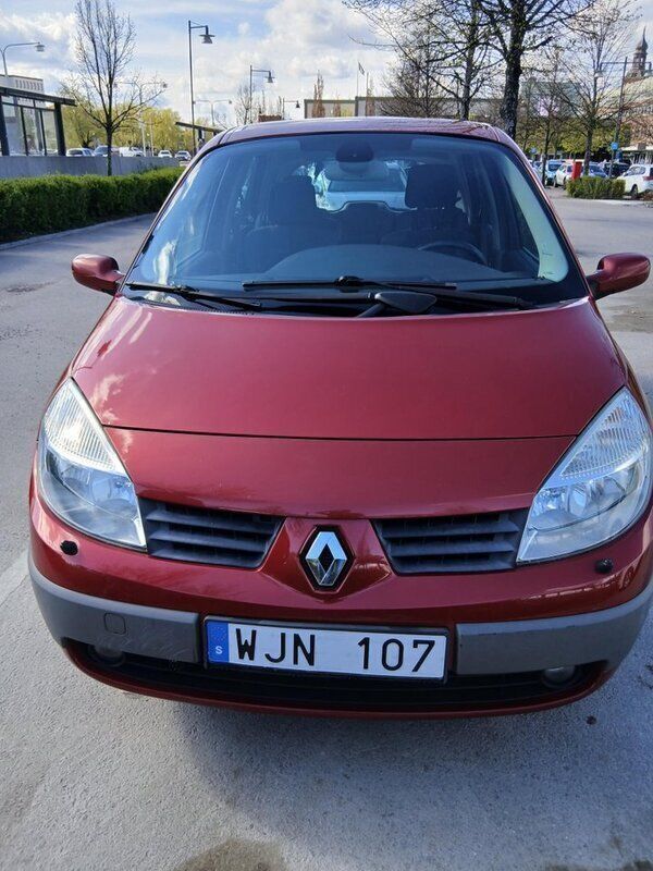 Röd Begagnad 2005 Renault Scénic II Minibuss | 29 900 kr (Lite dyr) - Bild 1/4