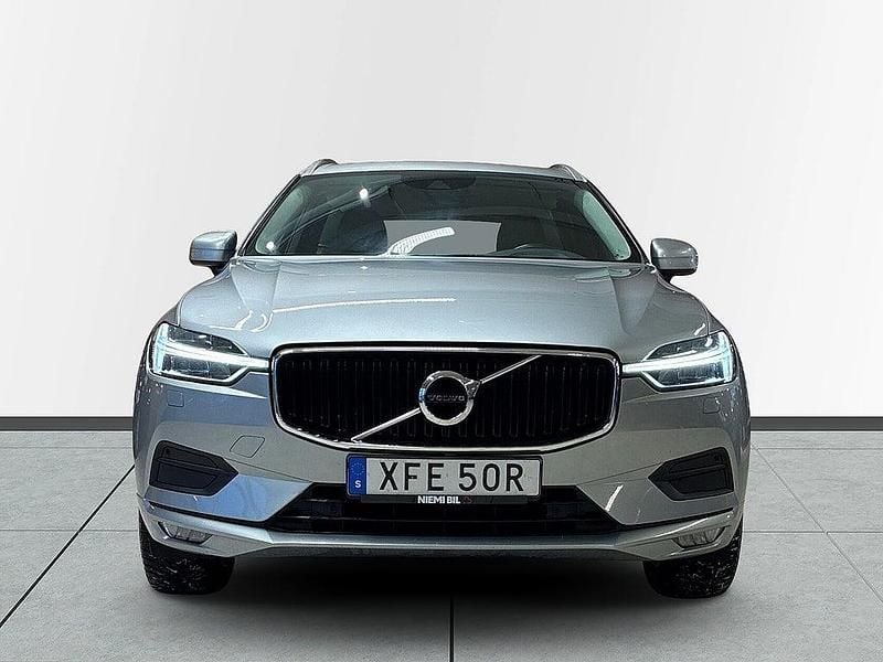 Begagnad Volvo XC60 Momentum 190 HK (139 kW) 2019 Silver SUV