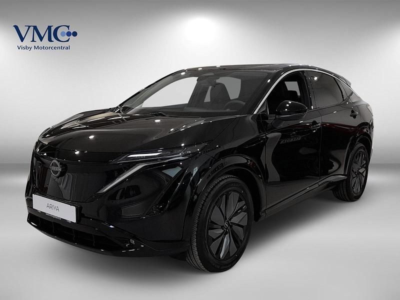 Svart Begagnad 2024 Nissan Ariya SUV | 572 200 kr - Bild 1/4