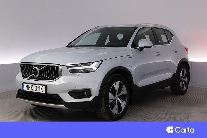 Silver Begagnad 2021 Volvo XC40 Momentum SUV | 329 900 kr (Marknadspris) - Bild 1/4