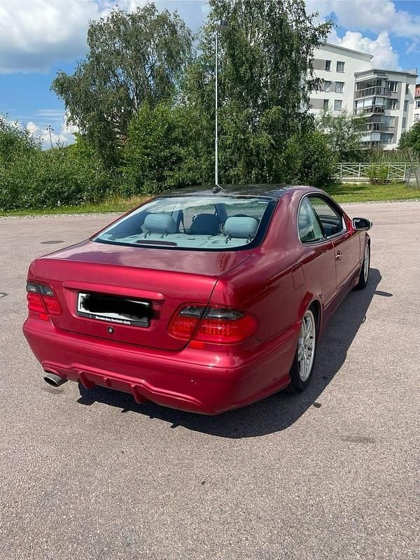 Begagnad Mercedes CLK230 197 HK (144 kW) 2001 Metallic röd Sportkupé