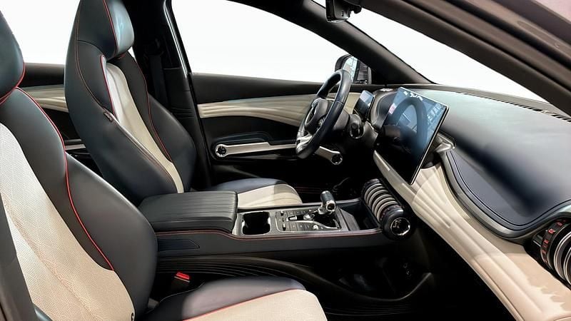 Begagnad BYD Atto 3 Design 150 kW (204 HK) 2022 Grå SUV