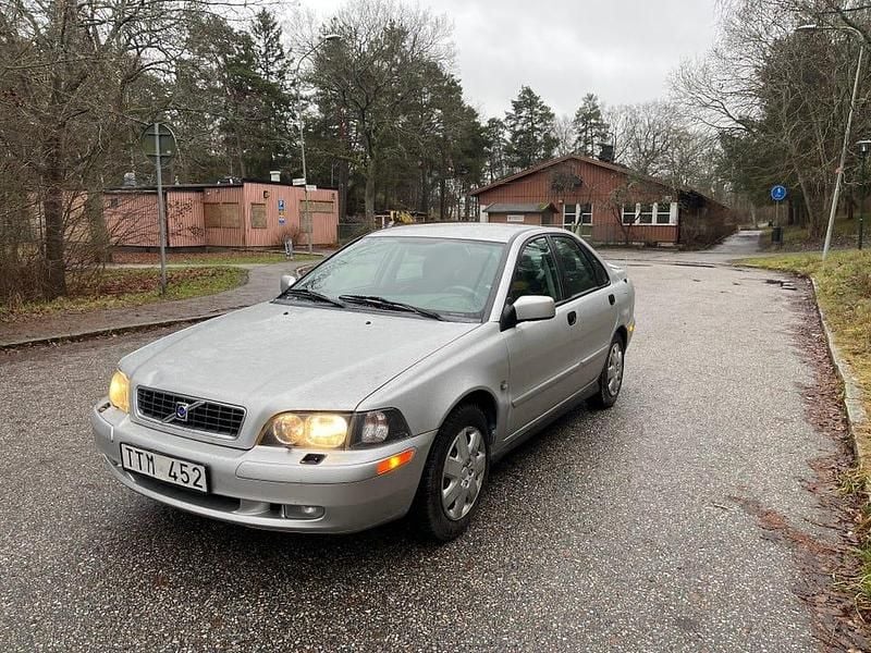 Begagnad 2003 Volvo S40 Sedan | 19 900 kr (Marknadspris) - Bild 1/4